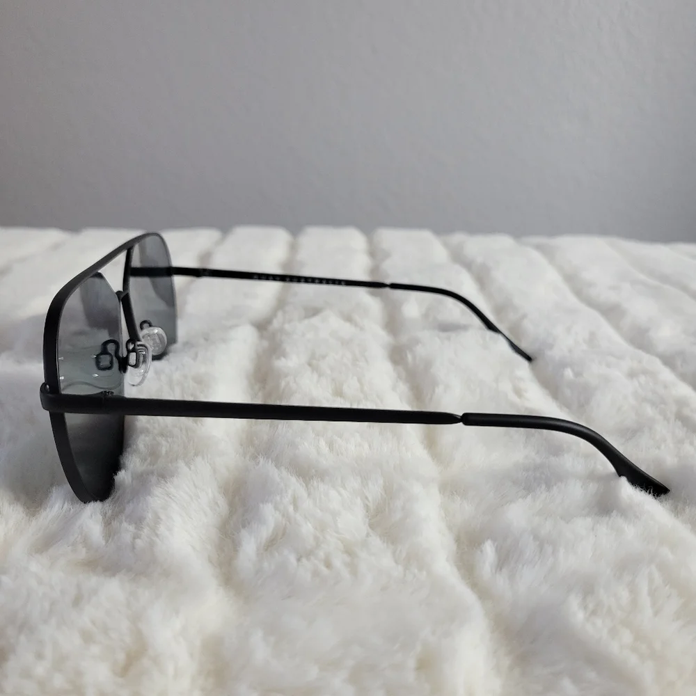 QUAY // ltd ed lizzo collaboration black metal frame black smoke lens aviators